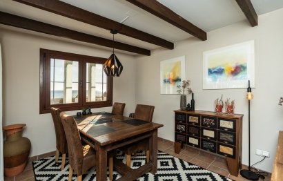 Resale - House - Townhouse - Casares - Casares Centro