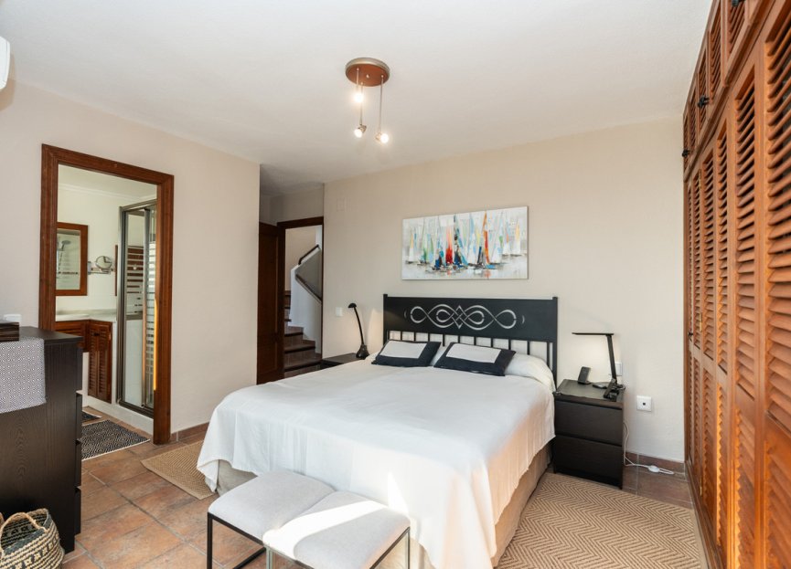 Resale - House - Townhouse - Casares - Casares Centro