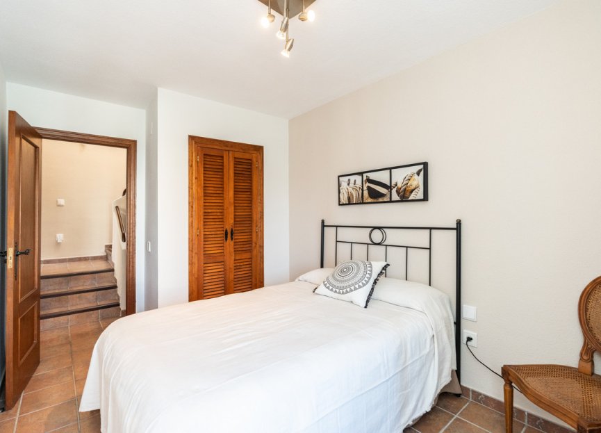 Resale - House - Townhouse - Casares - Casares Centro