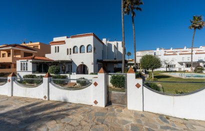 Resale - House - Townhouse - Casares - Casares Centro