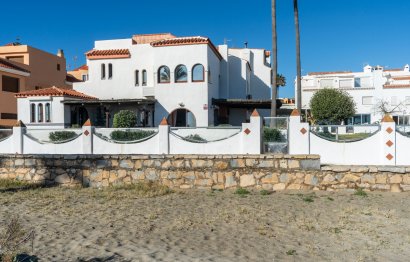 Resale - House - Townhouse - Casares - Casares Centro