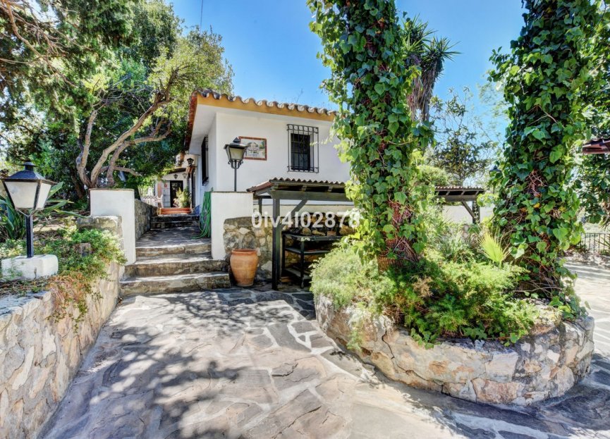 Resale - House - Detached Villa - Benalmádena - Benalmadena Pueblo