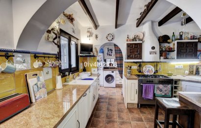 Resale - House - Detached Villa - Benalmádena - Benalmadena Pueblo