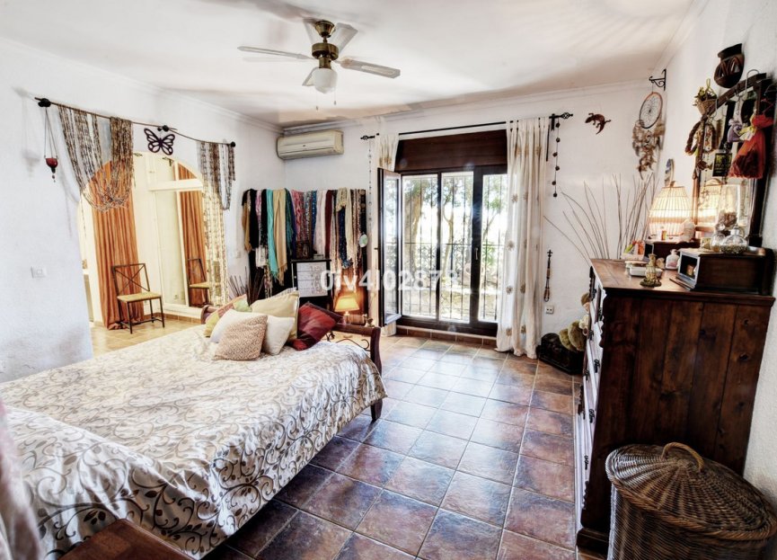 Resale - House - Detached Villa - Benalmádena - Benalmadena Pueblo