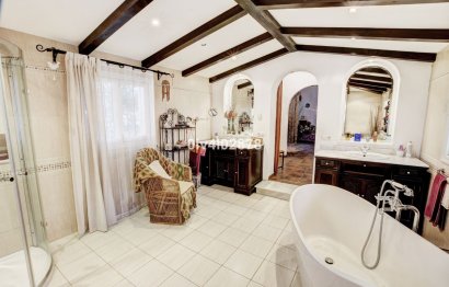 Resale - House - Detached Villa - Benalmádena - Benalmadena Pueblo