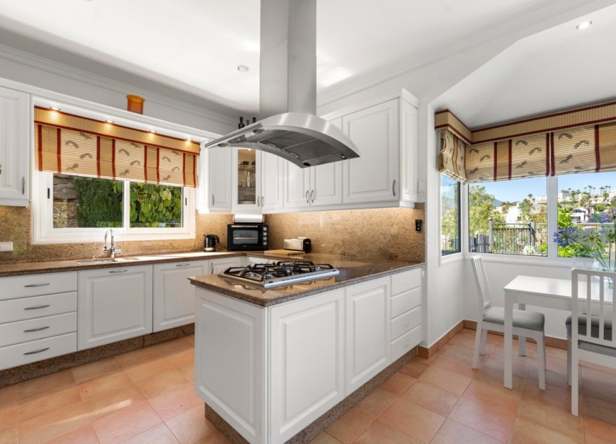 Reventa - House - Detached Villa - Benahavís - Benahavís Centro