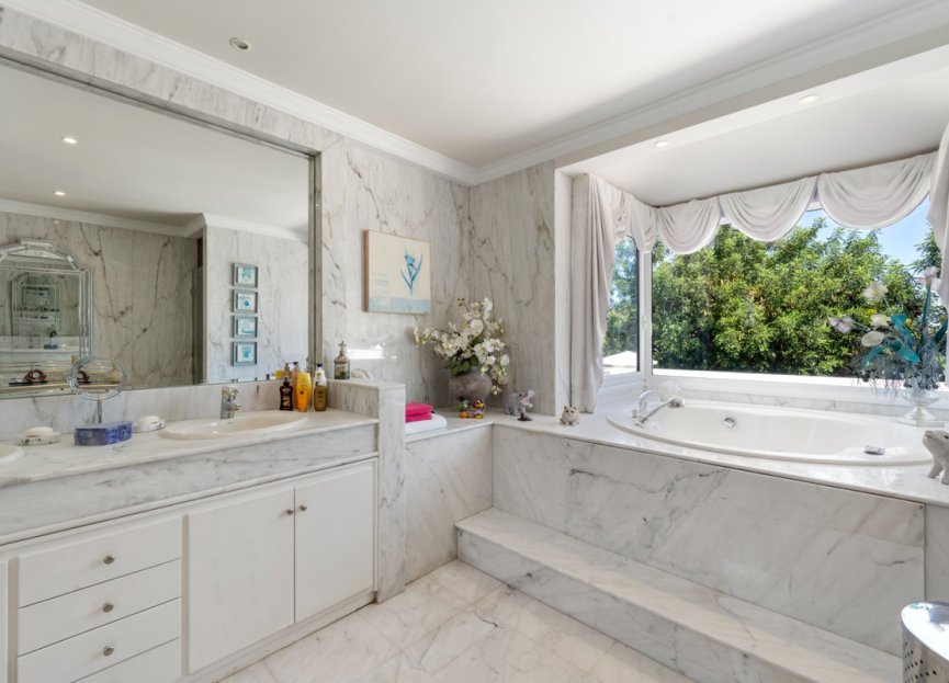 Reventa - House - Detached Villa - Benahavís - Benahavís Centro