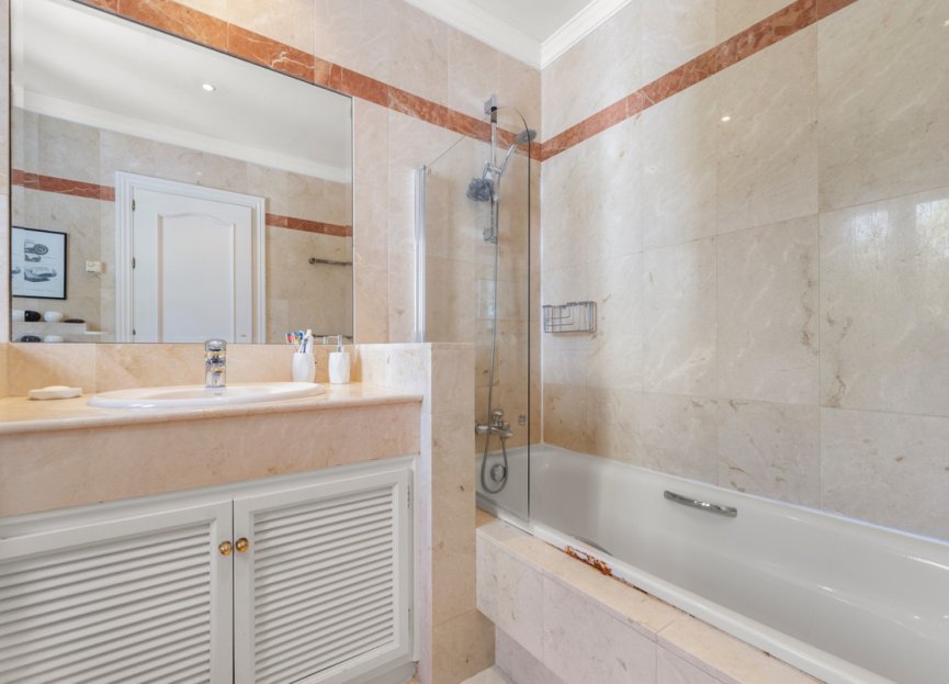 Reventa - House - Detached Villa - Benahavís - Benahavís Centro