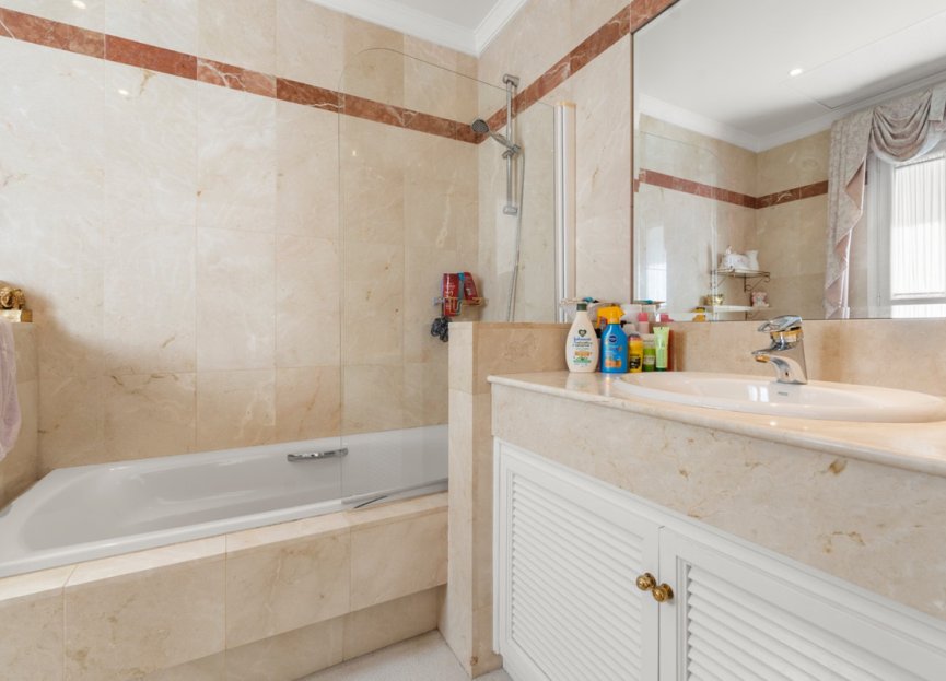 Reventa - House - Detached Villa - Benahavís - Benahavís Centro