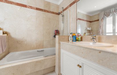 Reventa - House - Detached Villa - Benahavís - Benahavís Centro