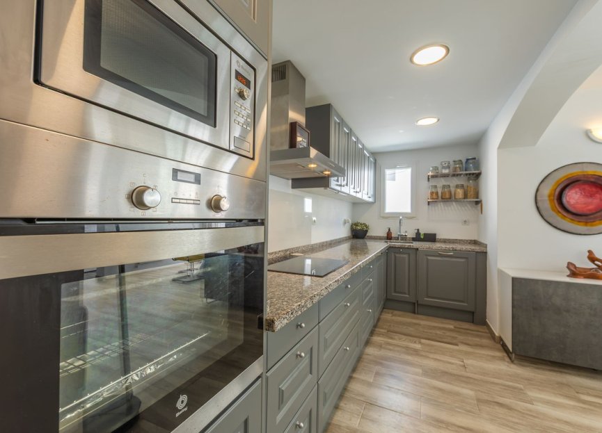 Reventa - House - Detached Villa - Estepona - Estepona Centro