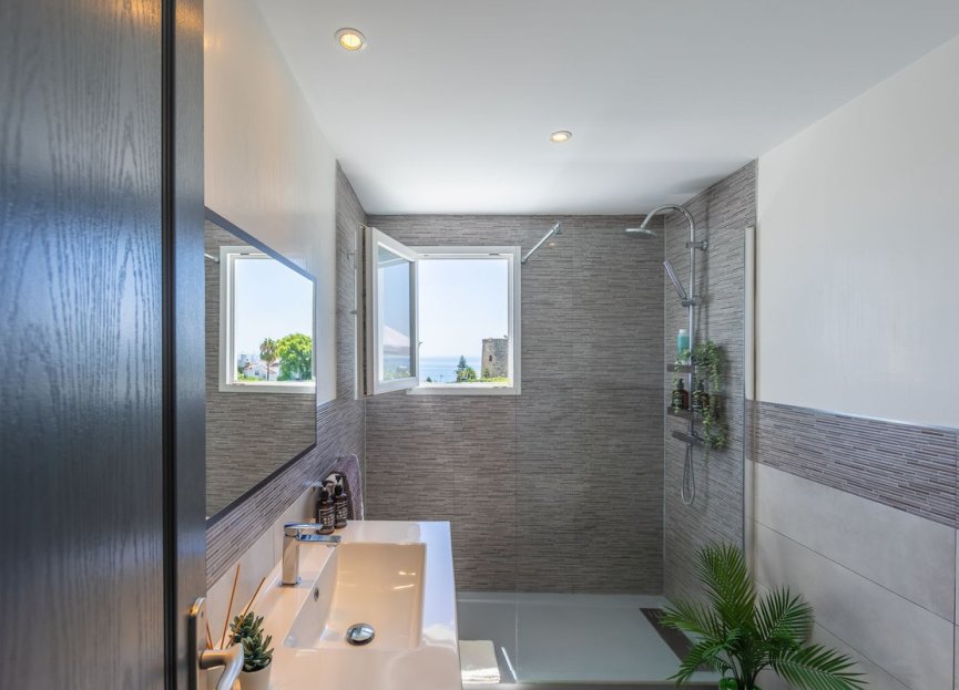 Reventa - House - Detached Villa - Estepona - Estepona Centro