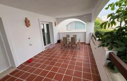 Resale - Ground floor apartment - Marbella - Nueva Andalucia