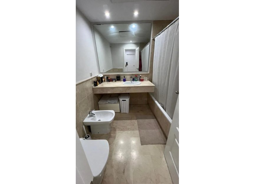 Resale - Ground floor apartment - Marbella - Nueva Andalucia