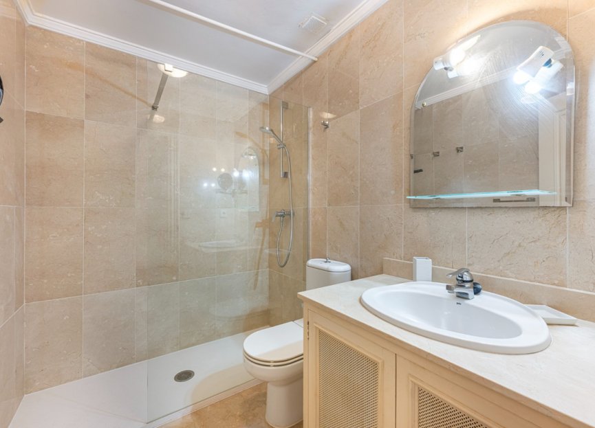 Resale - Ground floor apartment - Marbella - Nueva Andalucia