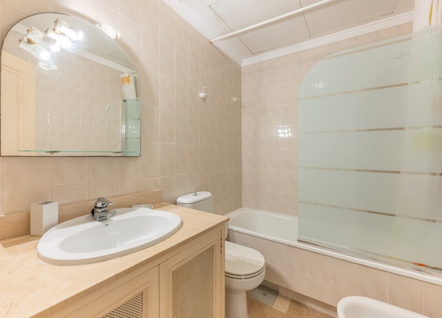 Resale - Ground floor apartment - Marbella - Nueva Andalucia