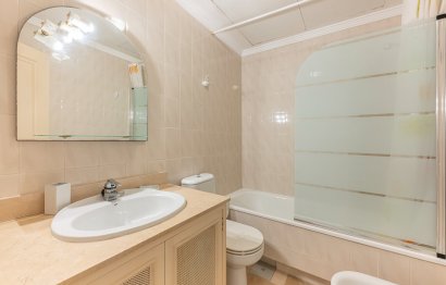 Resale - Ground floor apartment - Marbella - Nueva Andalucia