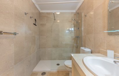 Resale - Ground floor apartment - Marbella - Nueva Andalucia