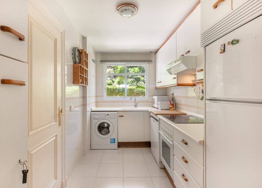 Resale - Ground floor apartment - Marbella - Nueva Andalucia