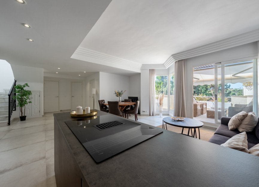 Resale - Apartment - Penthouse - Marbella - Nueva Andalucia