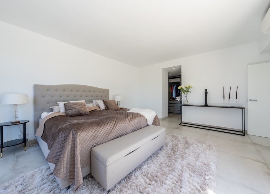 Resale - Apartment - Penthouse - Marbella - Nueva Andalucia