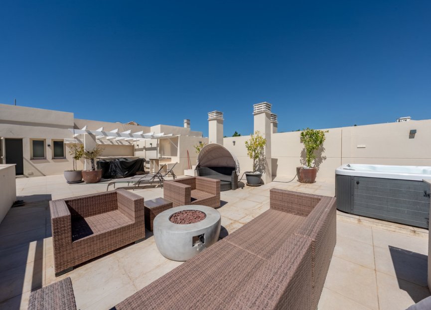 Resale - Apartment - Penthouse - Marbella - Nueva Andalucia