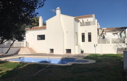 Resale - House - Semi-Detached House - Benalmádena - Benalmadena Centro