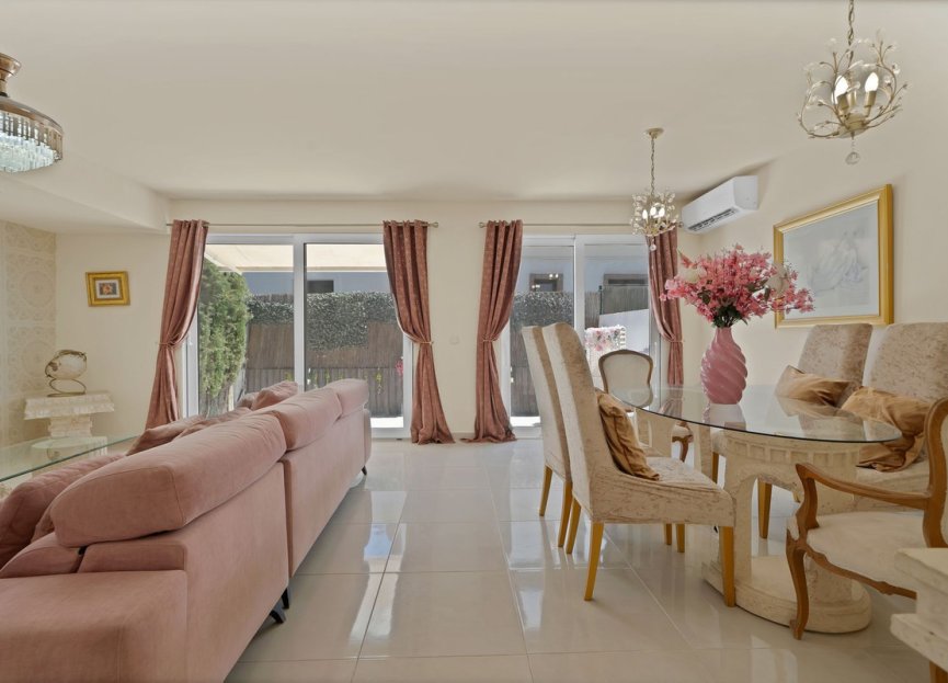 Resale - House - Townhouse - El Paraiso - El Paraíso