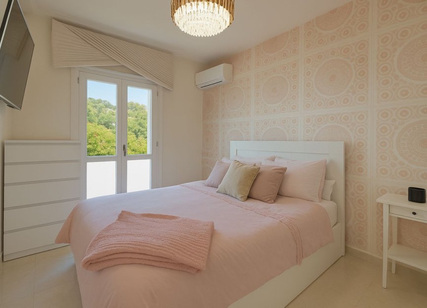 Resale - House - Townhouse - El Paraiso - El Paraíso