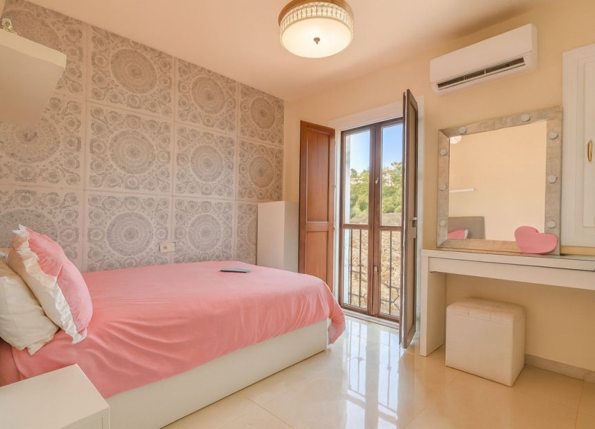 Resale - House - Townhouse - El Paraiso - El Paraíso