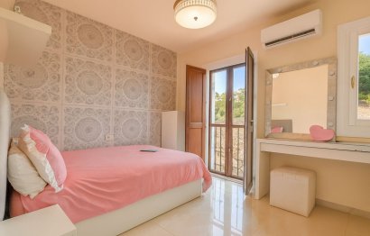 Resale - House - Townhouse - El Paraiso - El Paraíso