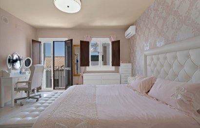 Resale - House - Townhouse - El Paraiso - El Paraíso