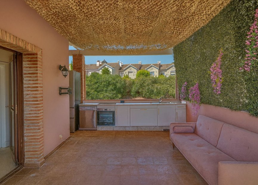 Resale - House - Townhouse - El Paraiso - El Paraíso