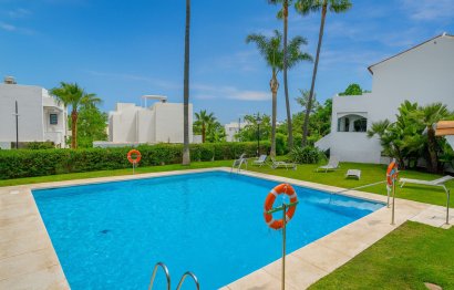 Resale - House - Townhouse - El Paraiso - El Paraíso