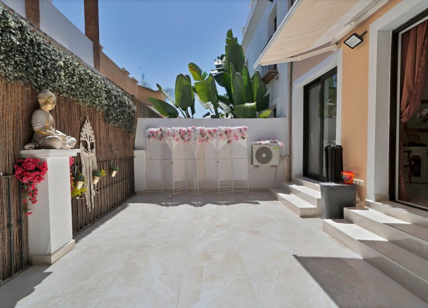 Resale - House - Townhouse - El Paraiso - El Paraíso