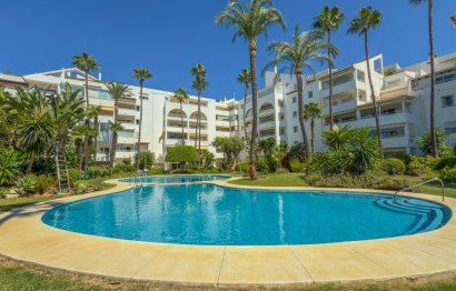 Resale - Apartment - Middle Floor Apartment - Estepona - Atalaya