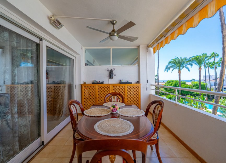 Resale - Apartment - Middle Floor Apartment - Estepona - Atalaya