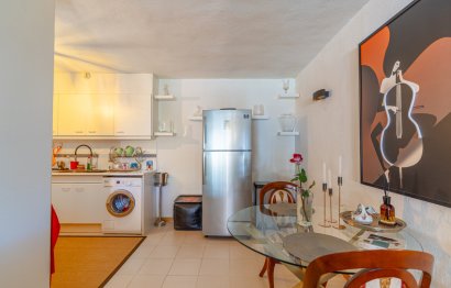 Resale - Apartment - Middle Floor Apartment - Estepona - Atalaya