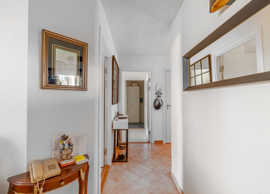 Resale - Apartment - Middle Floor Apartment - Estepona - Atalaya