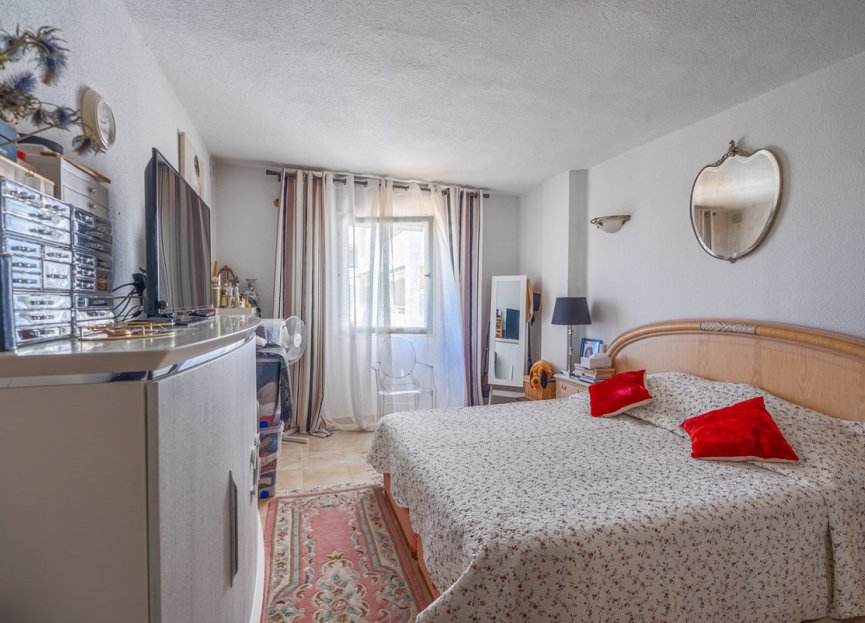 Resale - Apartment - Middle Floor Apartment - Estepona - Atalaya