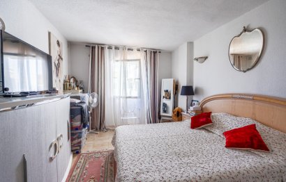 Resale - Apartment - Middle Floor Apartment - Estepona - Atalaya