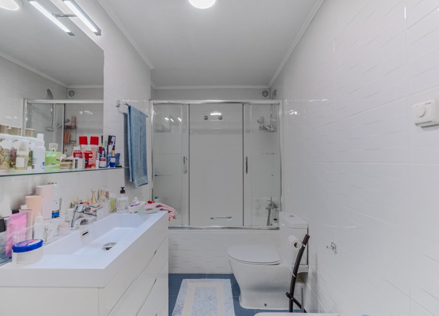 Resale - Apartment - Middle Floor Apartment - Estepona - Atalaya