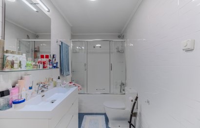 Resale - Apartment - Middle Floor Apartment - Estepona - Atalaya