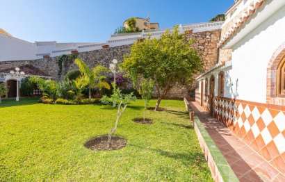 Resale - House - Detached Villa - Benalmádena - Benalmadena Centro