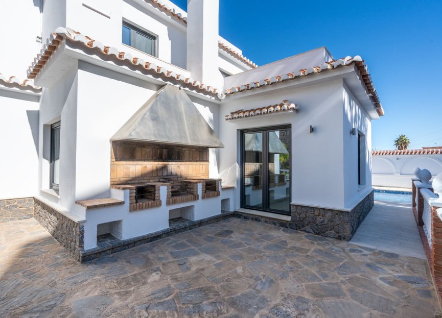 Resale - House - Detached Villa - Benalmádena - Benalmadena Centro