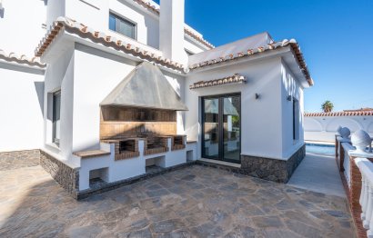 Resale - House - Detached Villa - Benalmádena - Benalmadena Centro