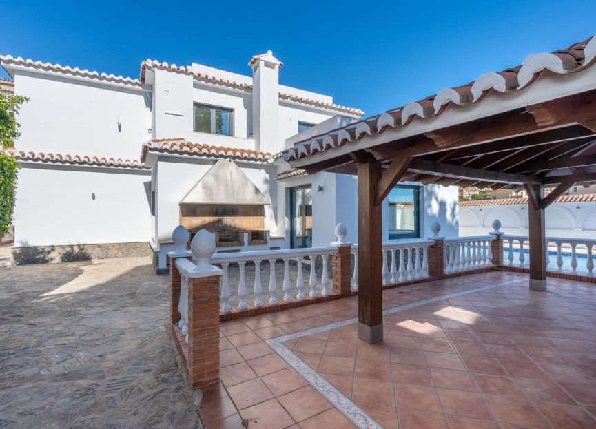 Resale - House - Detached Villa - Benalmádena - Benalmadena Centro