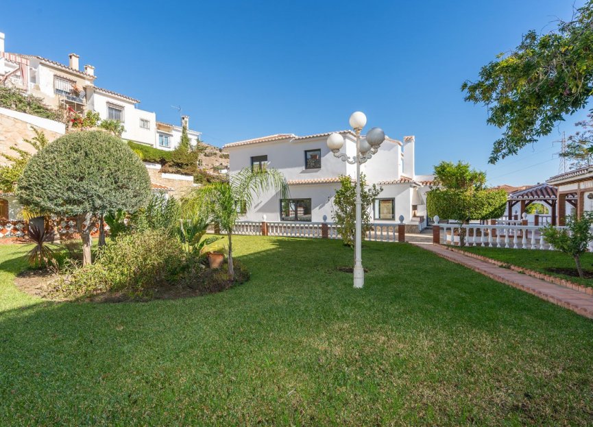 Resale - House - Detached Villa - Benalmádena - Benalmadena Centro