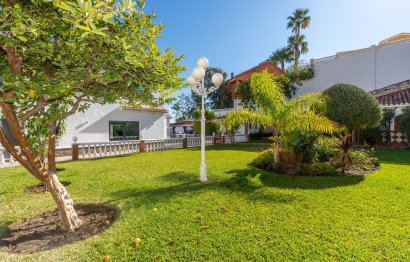 Resale - House - Detached Villa - Benalmádena - Benalmadena Centro