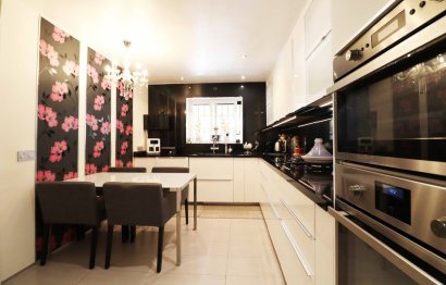 Resale - House - Townhouse - Estepona - Atalaya